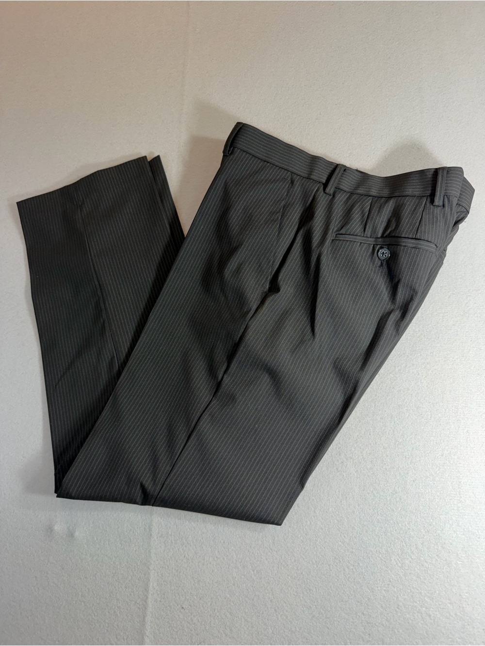 Express Producer Dark Gray Pinstripe Dress Pants Men 30x30 Flat Front Career